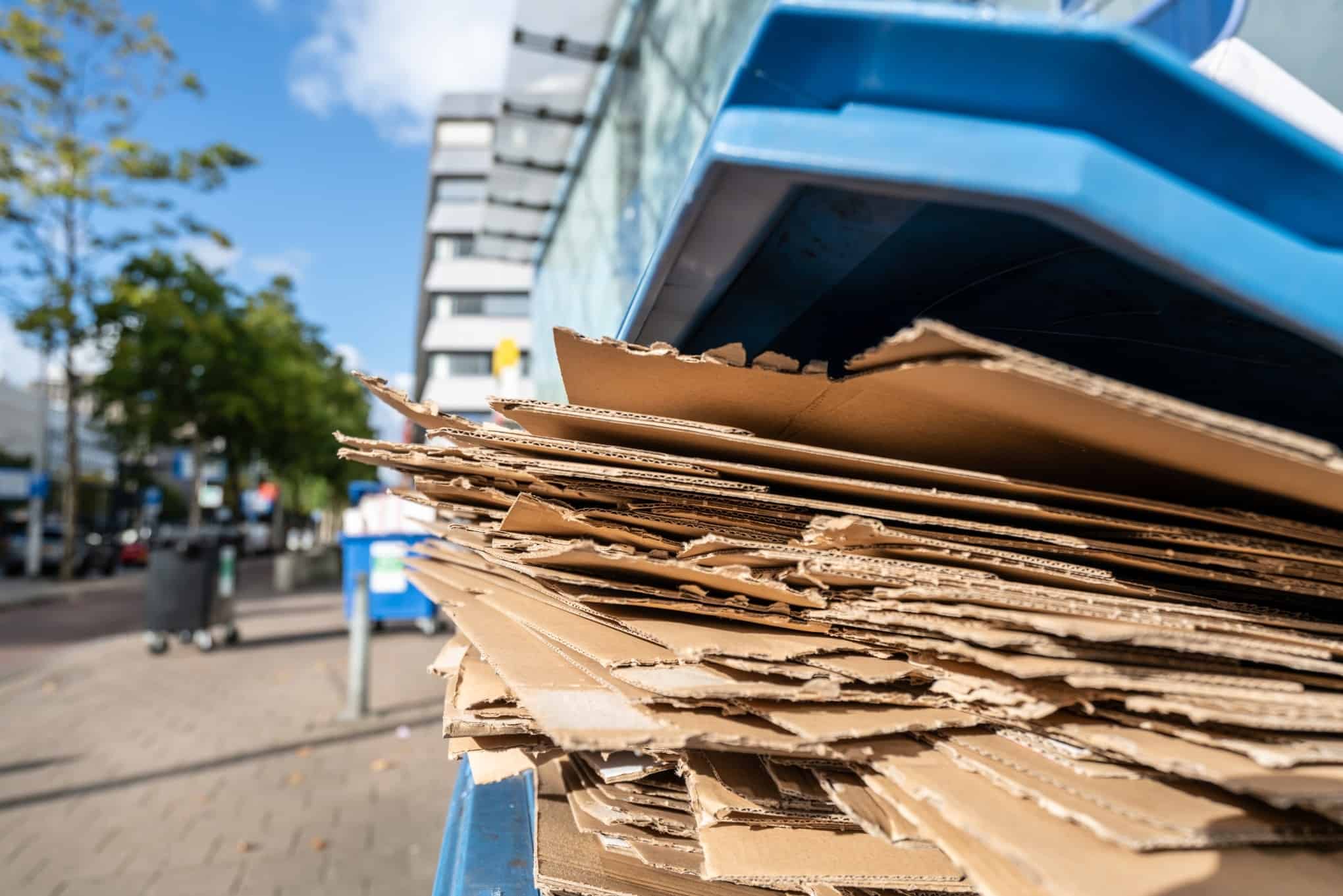 Caixote de cartão reciclado