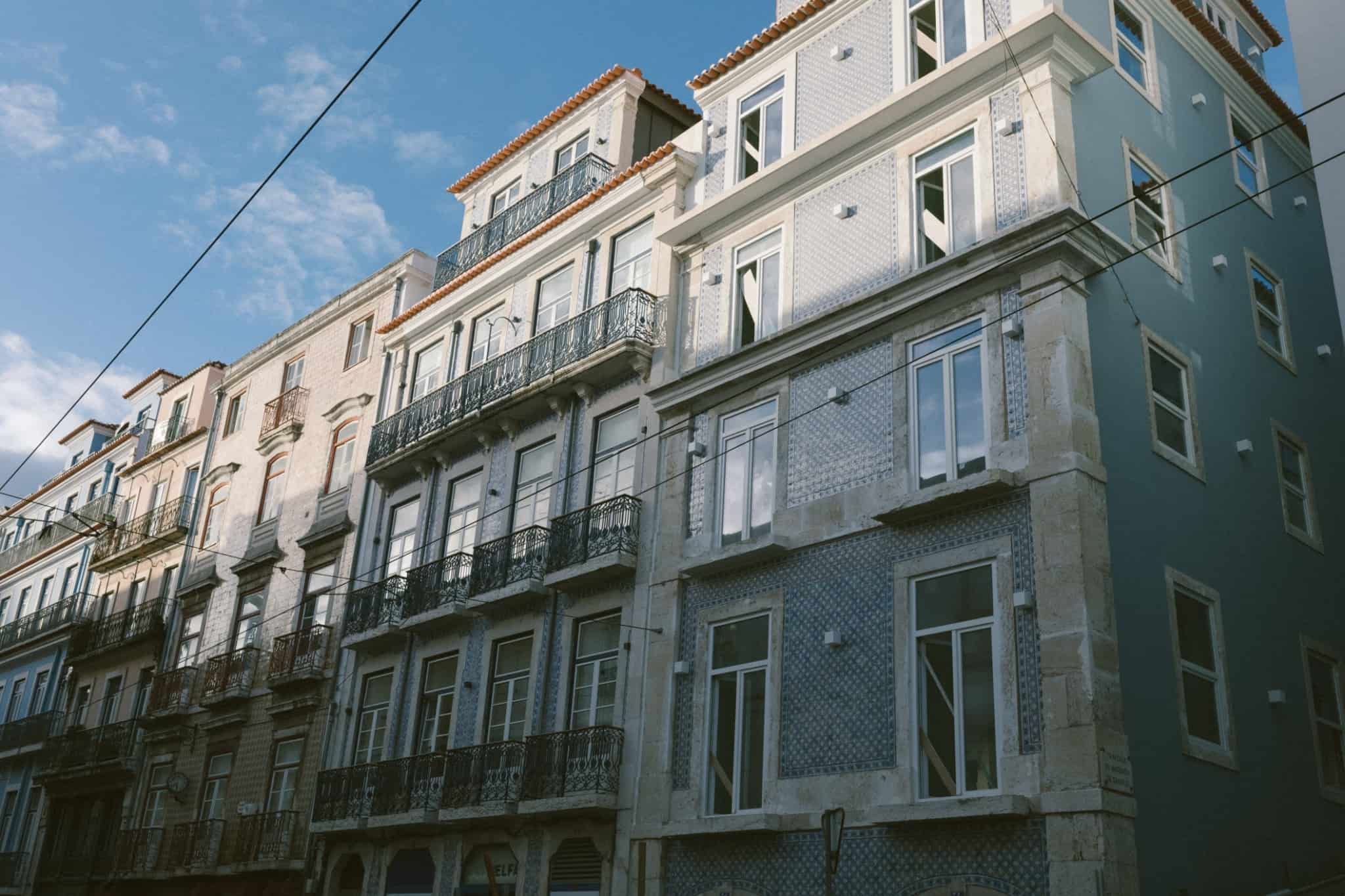 Fachada de prédios em Lisboa imobiliário