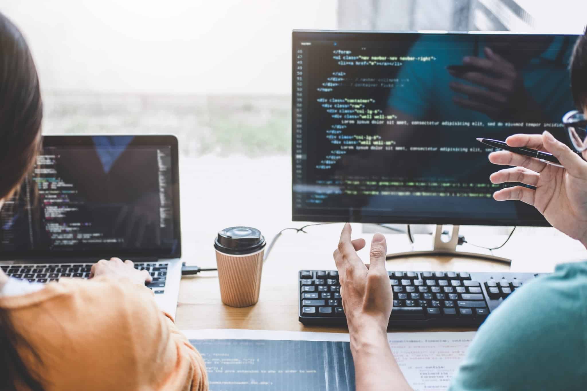 profissoes do futuro programadores a fazer codigo