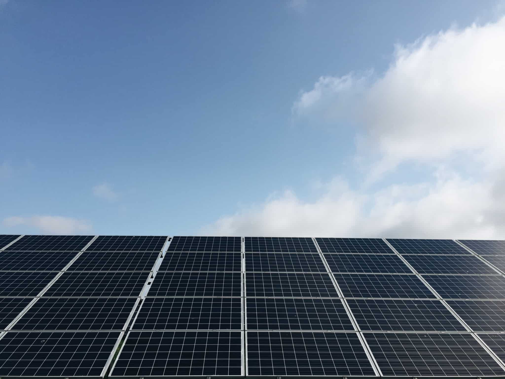 Investir em painéis fotovoltaicos: Como escolher e que apoios posso pedir