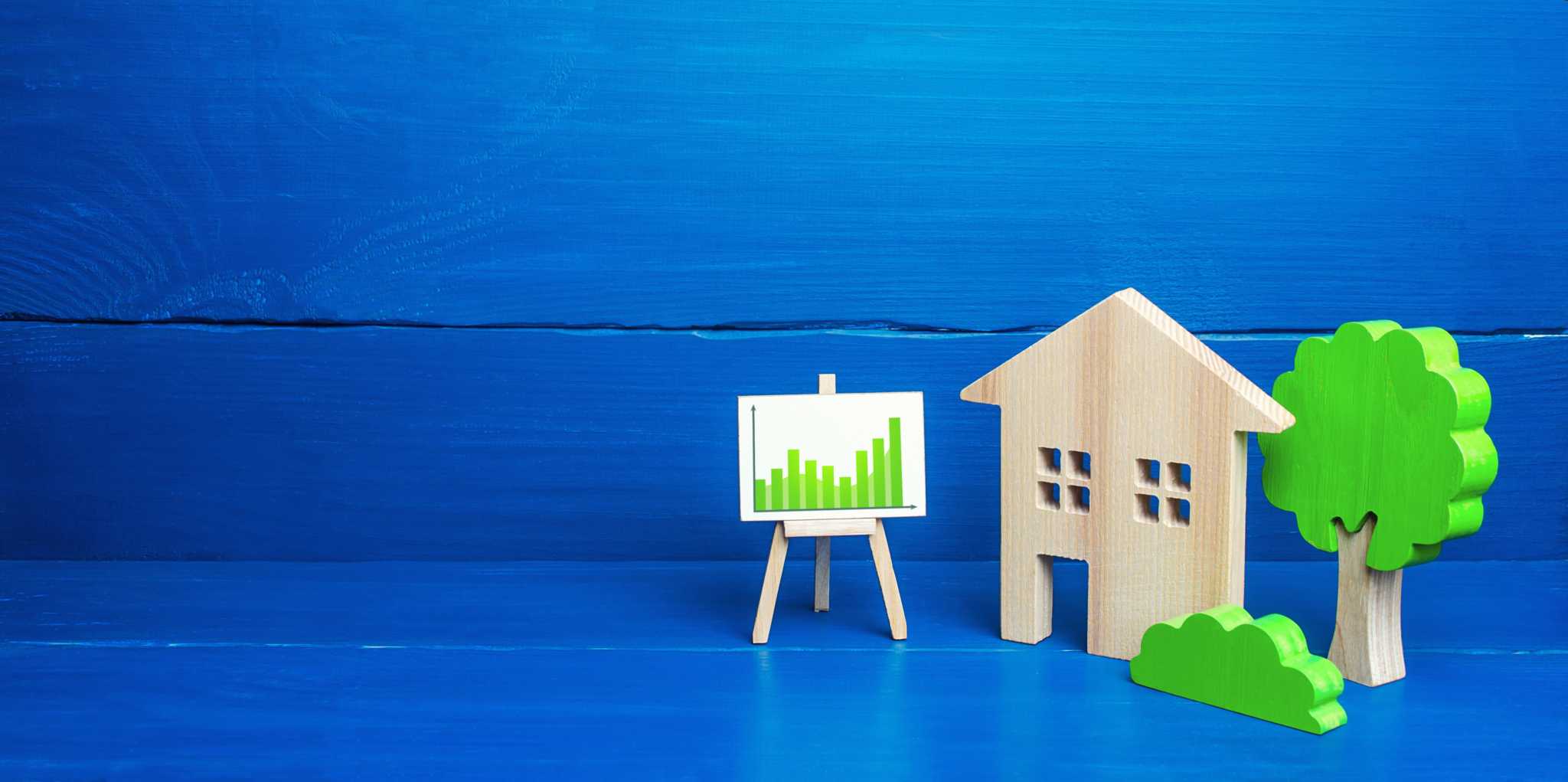 composição de uma imagem com uma casa e um gráfico a demonstrar que os juros estão a subir no crédito habitação