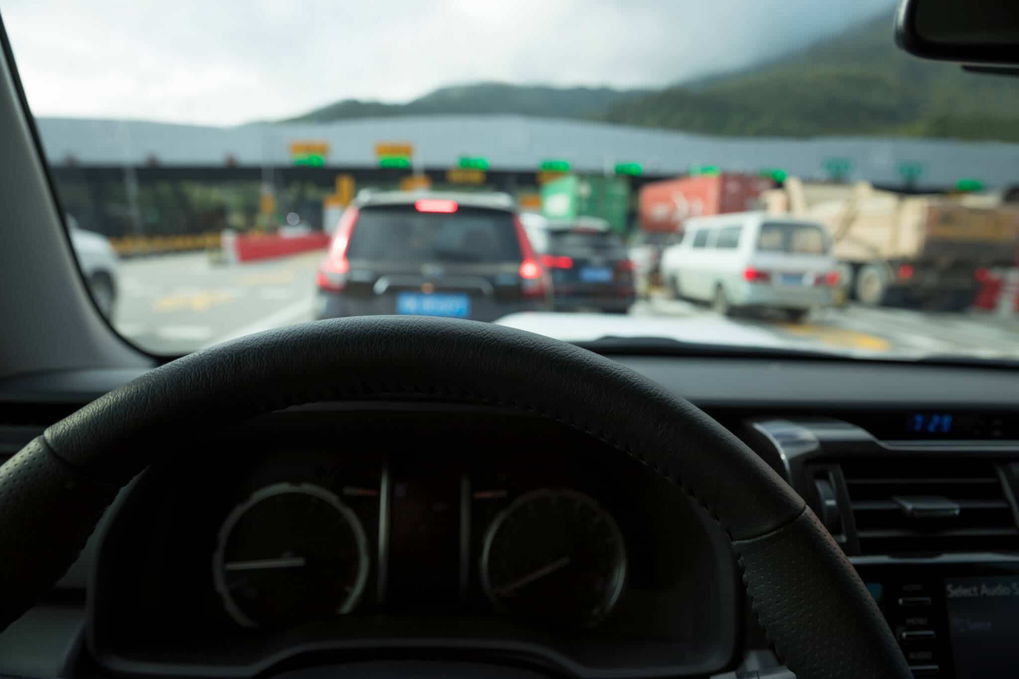 fils de carros a entrar para as portagens já com o conhecimento dos preços das Portagens na A22