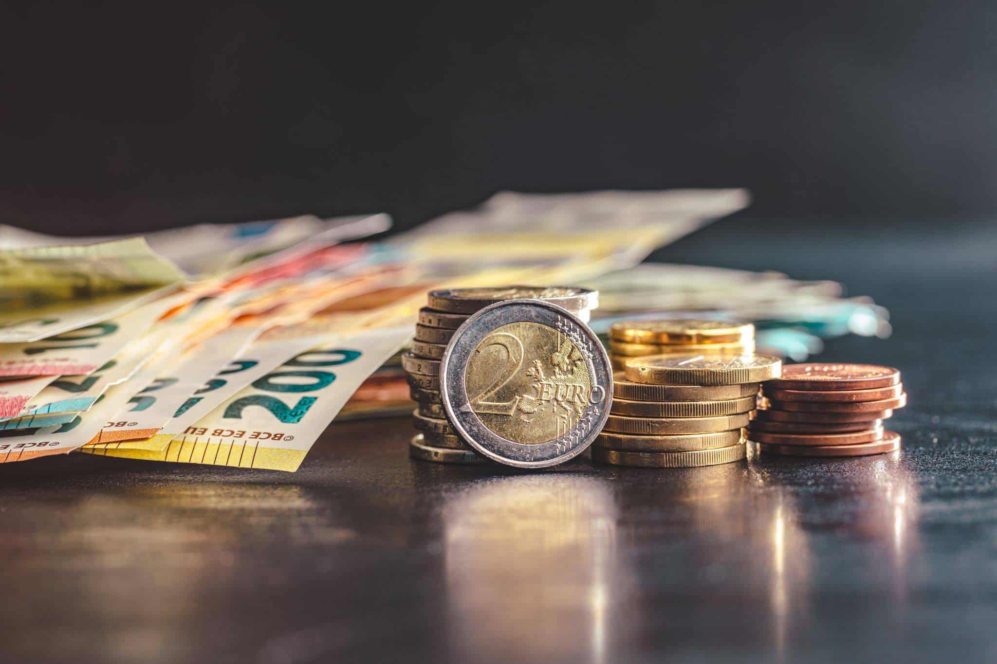 notas e moedas de euro