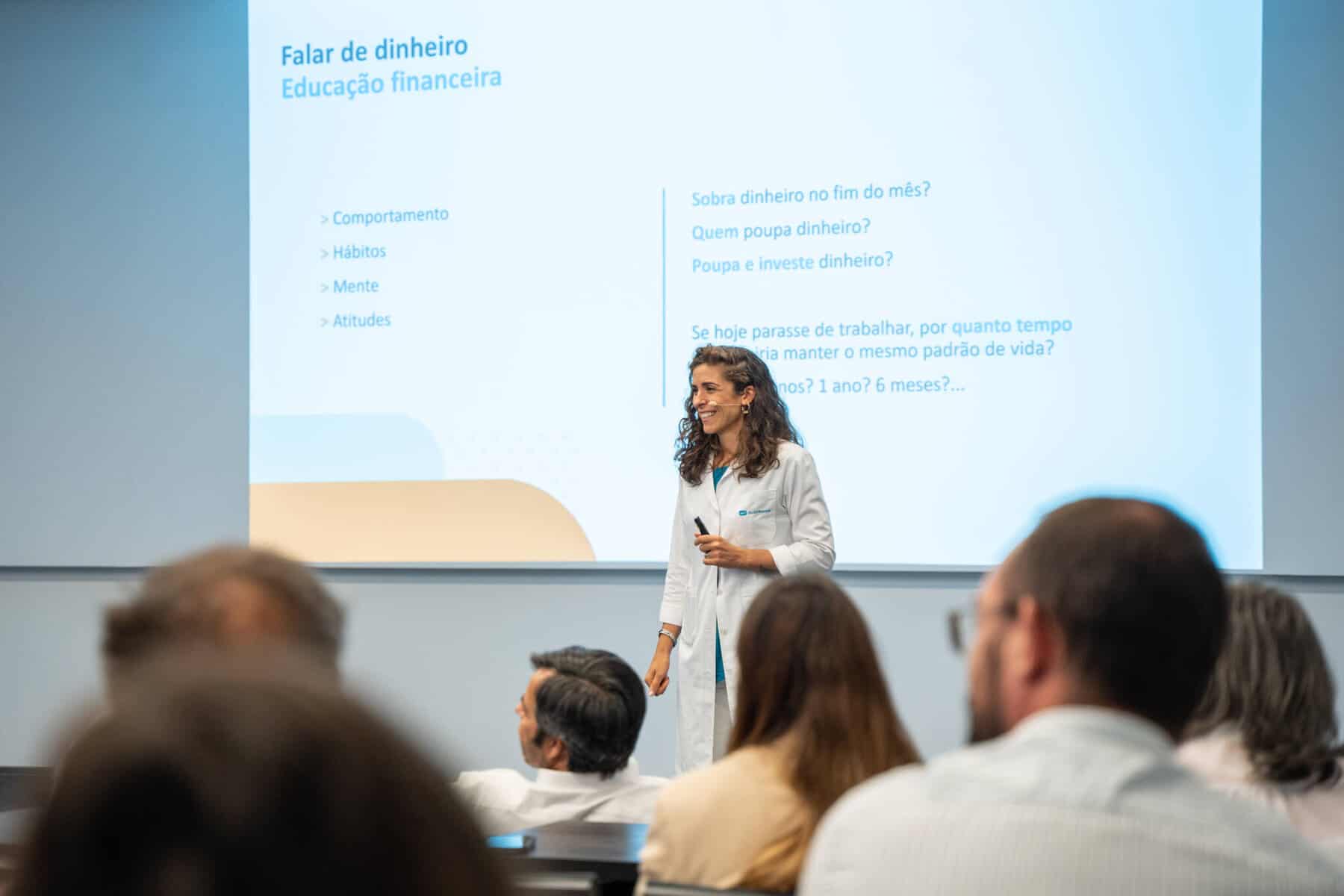 Academia Doutor Finanças, ação de formação em finanças pessoais