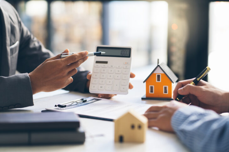 Cliente a fazer crédito habitação