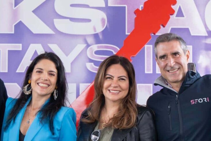 Responsáveis pela organização do Rock in Rio Acadedy em cima do palco no dia da apresentação do evento. Da esquerda para a direita: Rui Bairrada, Doutor Finanças, Roberta Medina, Rock in Rio, Agatha Arêas, Provoke Edutainment Club, Alexandre Real e Filipe Ferreira, Sfori.