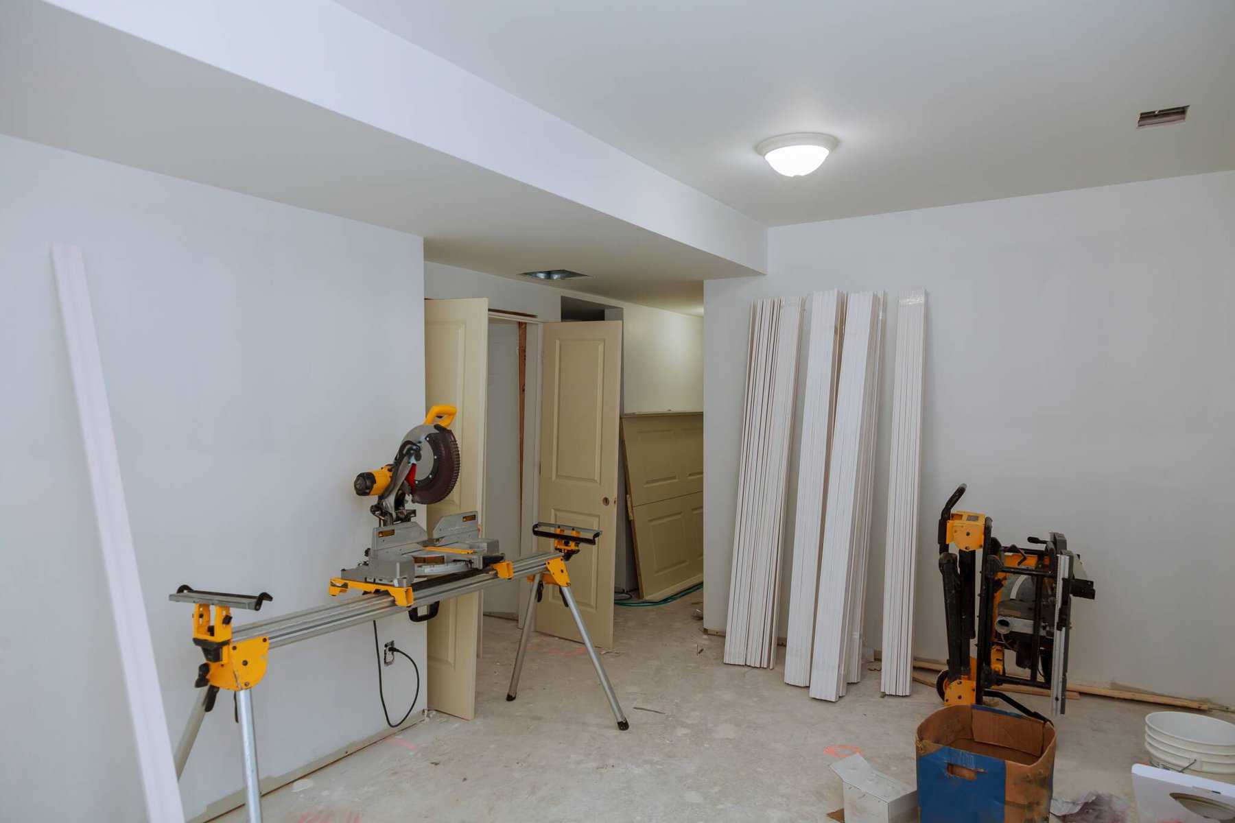 Material de construção dentro de uma divisão de uma casa