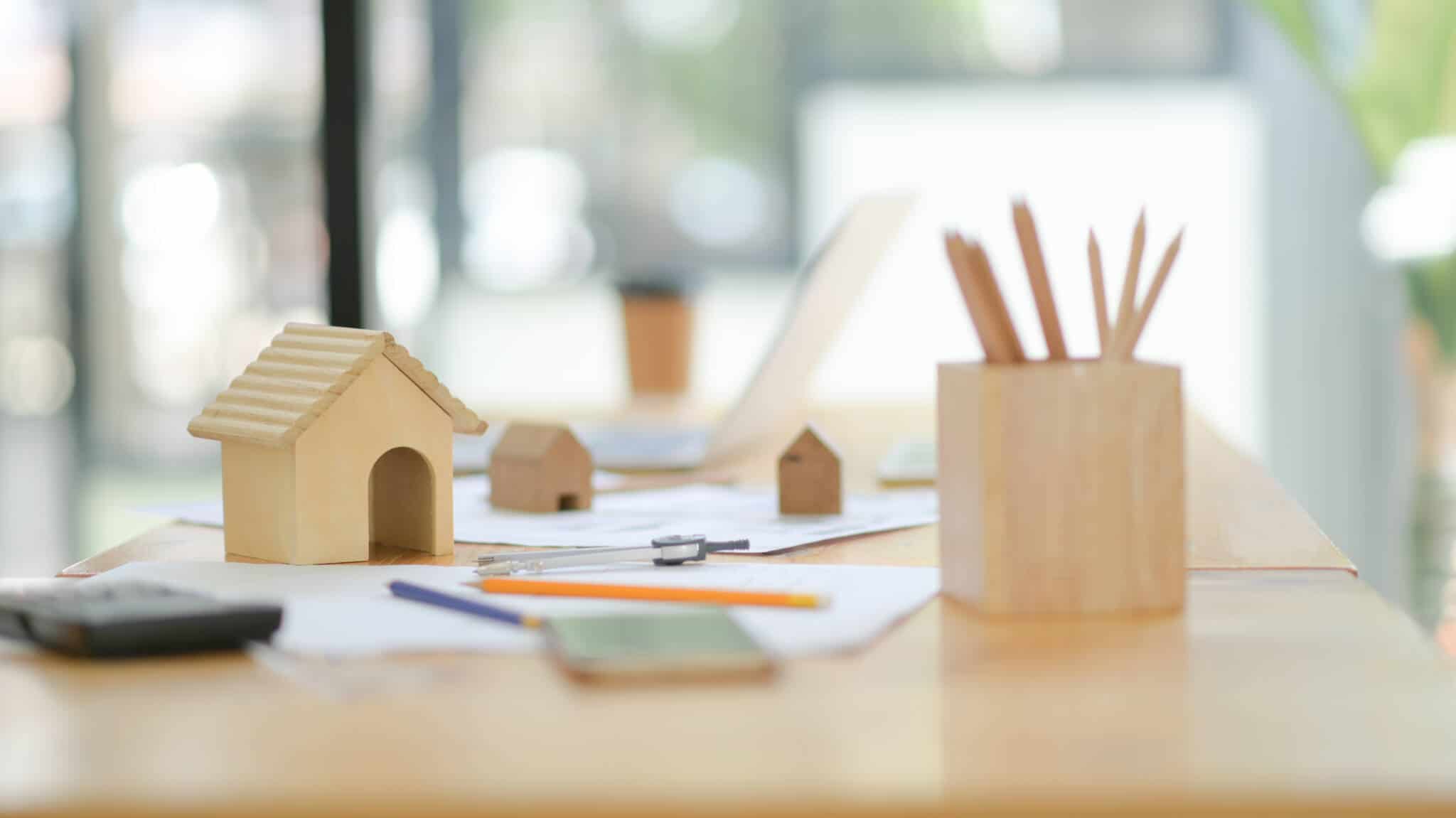 Maquetes de casas em madeira